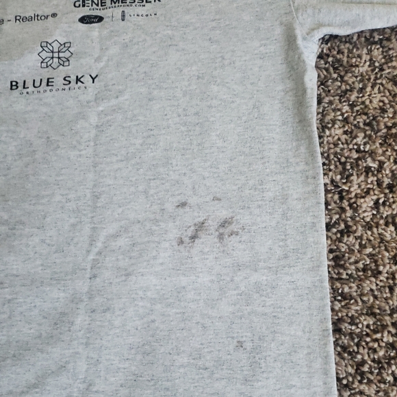 π Large Heather Gray World Lemur Day Crewneck Tee π - Picture 7 of 16